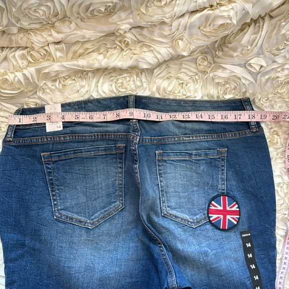 NEW torrid boyfriend jeans - Picture 10 of 10